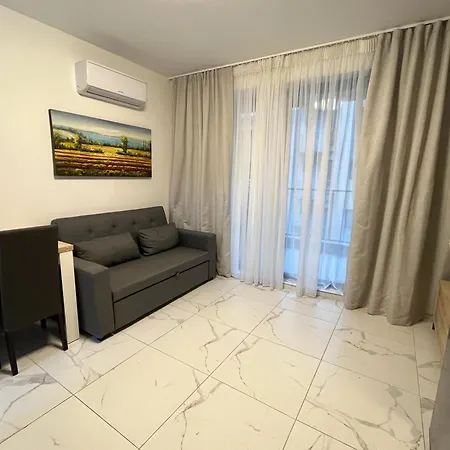 Steps To Sea - Affordable Luxury Living *