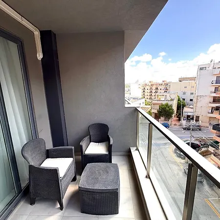 Steps To Sea - Affordable Luxury Living *