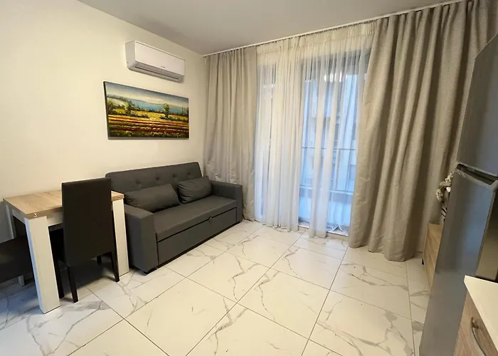 Steps To Sea - Affordable Luxury Living *